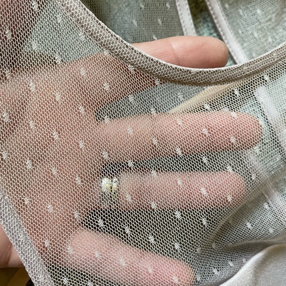 NWT Express Petite Dotted Lace Sleeveless Mini Cocktail Dress. Mauve. Size 0. - Picture 4 of 7